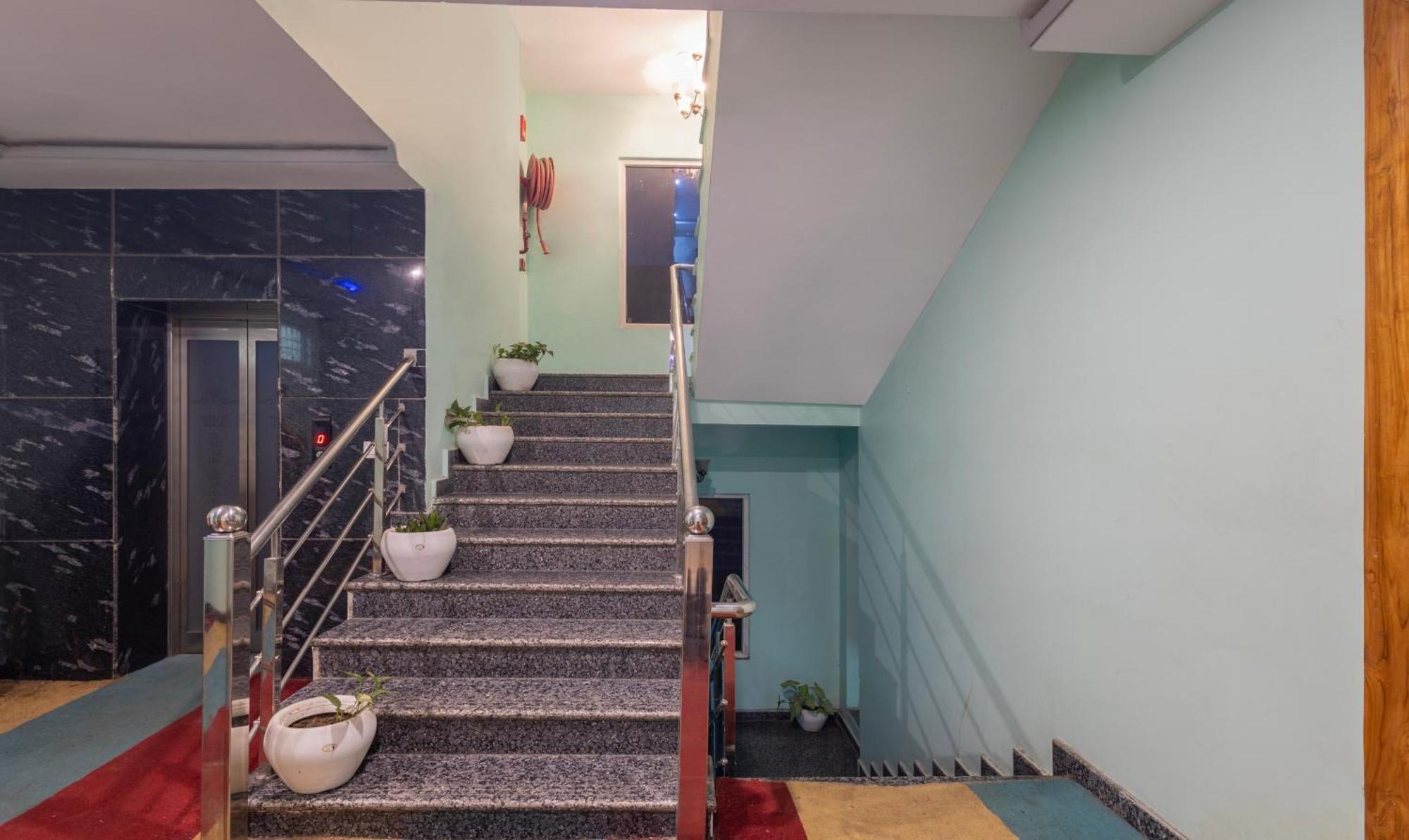 Treebo Shakuntalam, Near Lucknow Airport Hotel Exterior photo